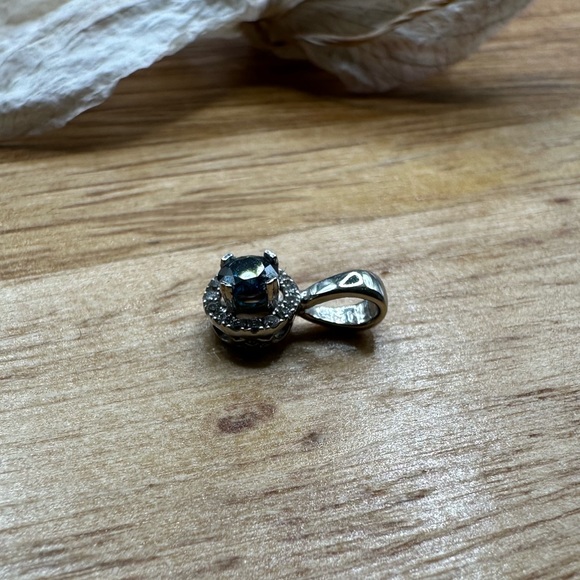 Blue Diamond pendant (new) - Picture 7 of 10